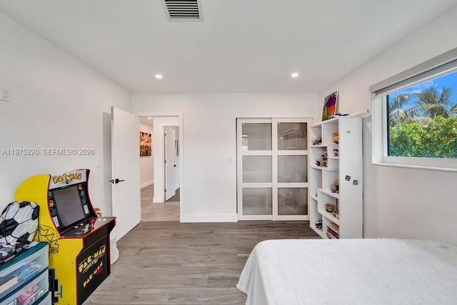 4660 SW 37th Ave, Dania Beach, FL 33312