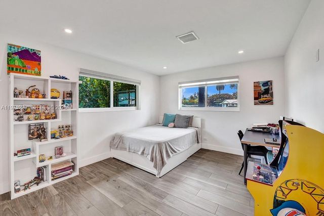 4660 SW 37th Ave, Dania Beach, FL 33312