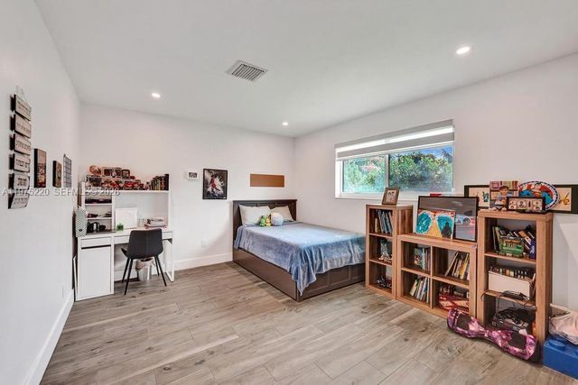 4660 SW 37th Ave, Dania Beach, FL 33312