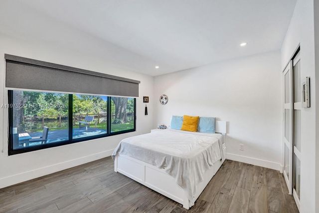 4660 SW 37th Ave, Dania Beach, FL 33312