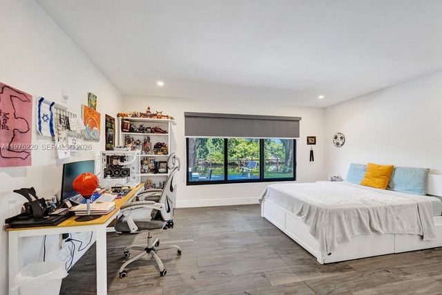 4660 SW 37th Ave, Dania Beach, FL 33312