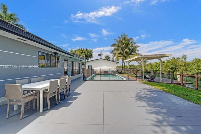 4660 SW 37th Ave, Dania Beach, FL 33312