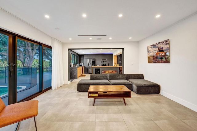 4660 SW 37th Ave, Dania Beach, FL 33312