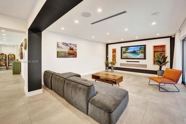 4660 SW 37th Ave, Dania Beach, FL 33312