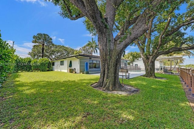 4660 SW 37th Ave, Dania Beach, FL 33312