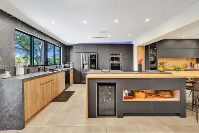 4660 SW 37th Ave, Dania Beach, FL 33312