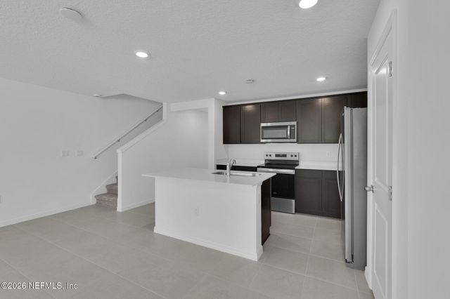 10133 WHISTLING PINE Court, Jacksonville, FL 32221