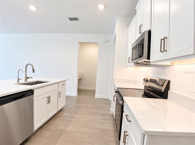 10060 BANYAN BREEZE BOULEVARD, Land O Lakes, FL 34638