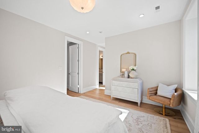 1863 NEWTON ST NW, Washington, DC 20010