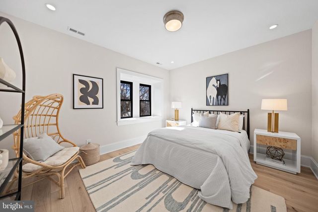 1863 NEWTON ST NW, Washington, DC 20010