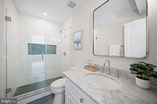 1863 NEWTON ST NW, Washington, DC 20010