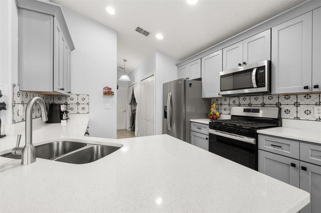 2752 WILSHIRE ROAD, Clermont, FL 34714