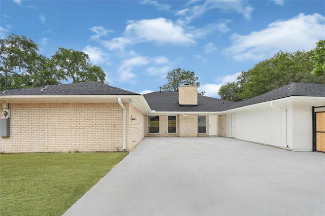 10019 Braes Forest Drive, Houston, TX 77071