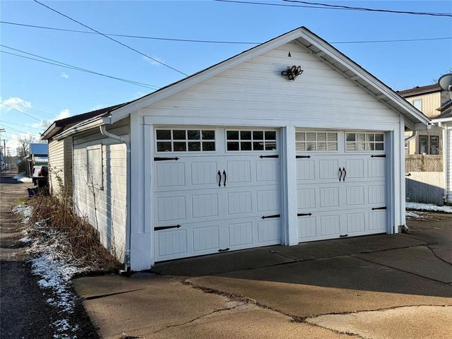 209 E River Street, Chippewa Falls, WI 54729