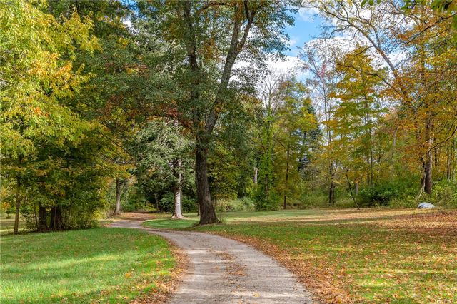 733 State Route 380, Xenia, OH 45385