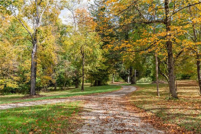 733 State Route 380, Xenia, OH 45385