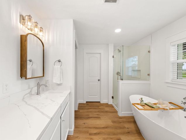 2103 Holly Street, East Bernard, TX 77435