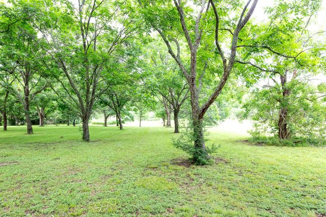 2103 Holly Street, East Bernard, TX 77435