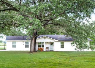 2103 Holly Street, East Bernard, TX 77435