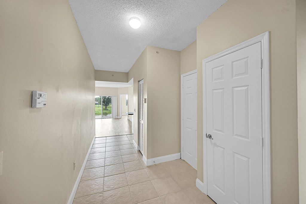 Image 3 of property listing at 2100 Greenview Shores Boulevard 514, Wellington, FL 33414