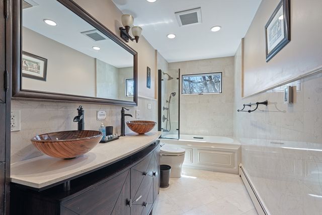 10 Stonewood Dr, Newton, MA 02459