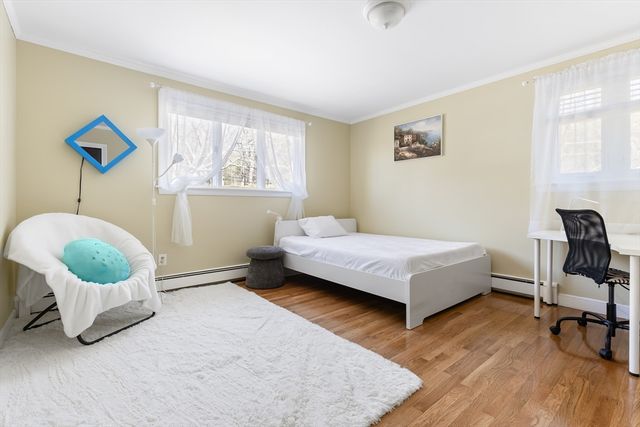10 Stonewood Dr, Newton, MA 02459