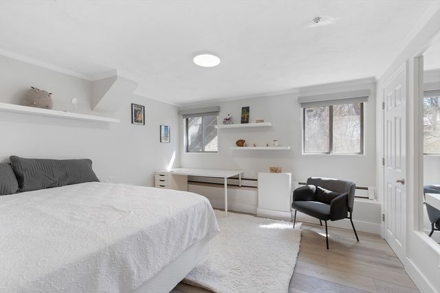 10 Stonewood Dr, Newton, MA 02459
