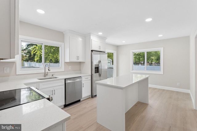 210 LAWNTON AVENUE, West Deptford, NJ 08096