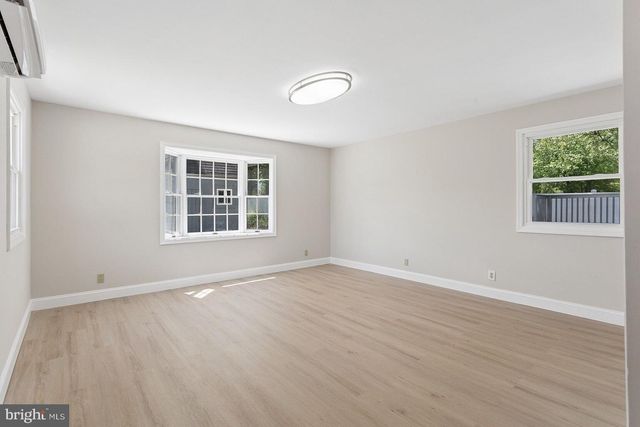 210 LAWNTON AVENUE, West Deptford, NJ 08096