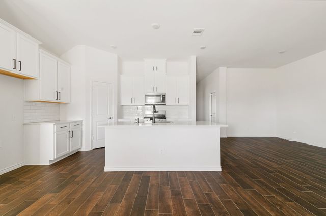 10604 Thunderwood Drive, Aubrey, TX 76227