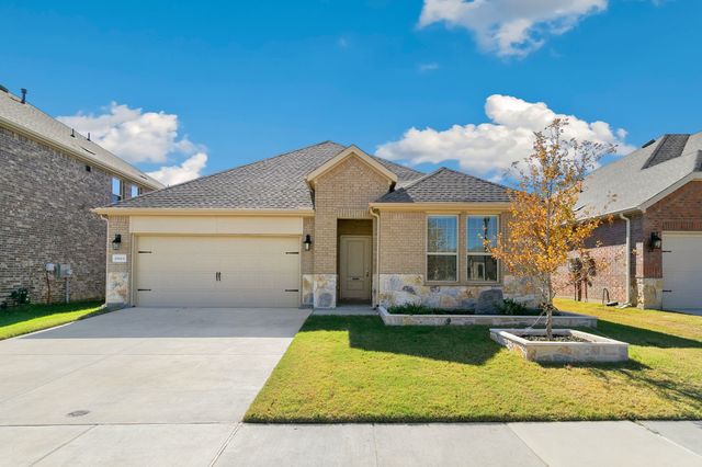 10604 Thunderwood Drive, Aubrey, TX 76227