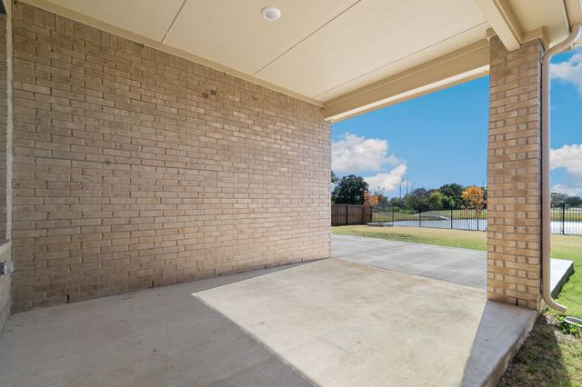 10604 Thunderwood Drive, Aubrey, TX 76227