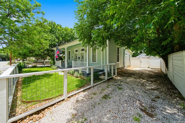 301 BARRERA ST, San Antonio, TX 78210