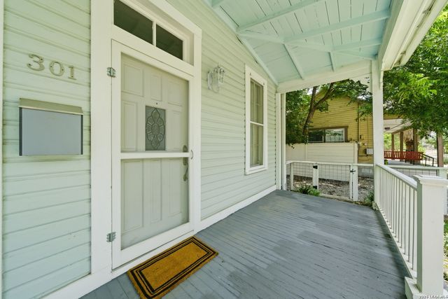 301 BARRERA ST, San Antonio, TX 78210