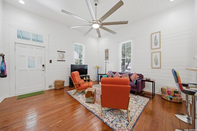 301 BARRERA ST, San Antonio, TX 78210