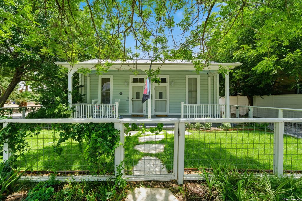 301 BARRERA ST, San Antonio, TX 78210