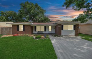 2013 15th Avenue N, Texas City, TX 77590