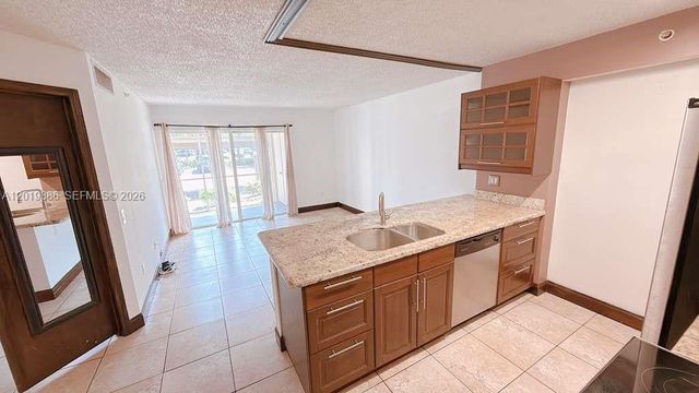 470 S Park Rd 7-104, Hollywood, FL 33021