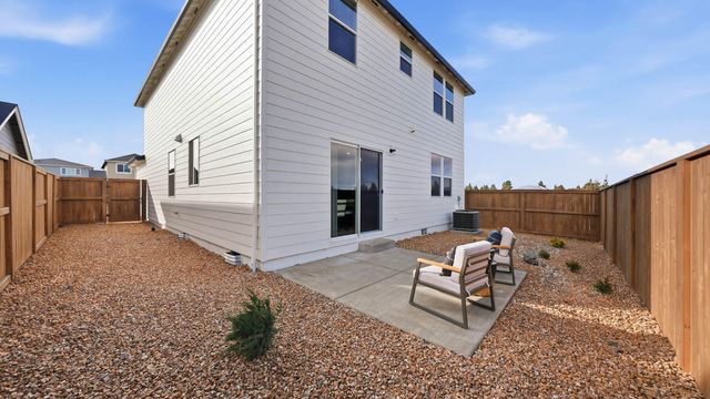 21229 SE Pelee Drive, Bend, OR 97702