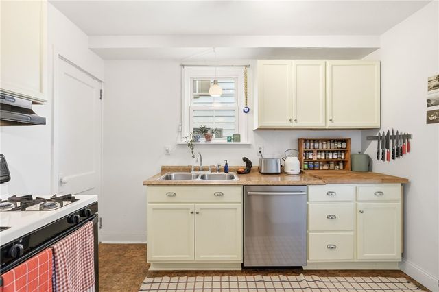7719 Saint Lawrence Ave, Swissvale, PA 15218