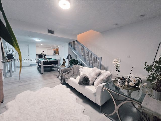 1303 Presidio Dr 6-41, Weston, FL 33327