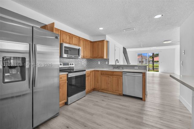 1303 Presidio Dr 6-41, Weston, FL 33327