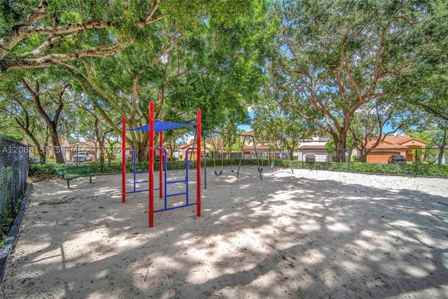 1303 Presidio Dr 6-41, Weston, FL 33327