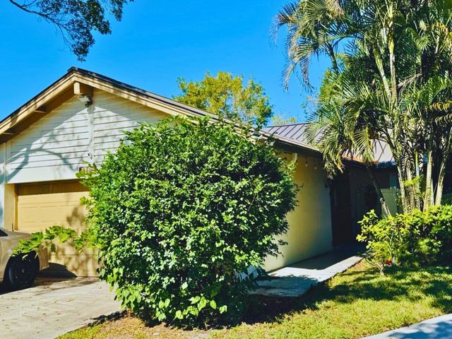 3465 Spring Bluff Pl 18, Lauderhill, FL 33319