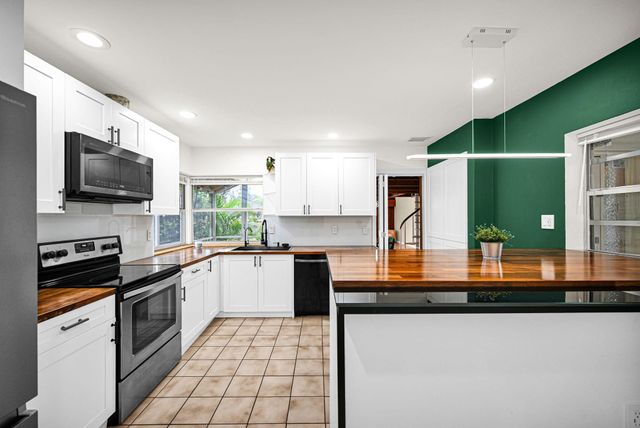 3465 Spring Bluff Place 18, Lauderhill, FL 33319