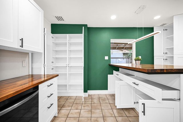 3465 Spring Bluff Place 18, Lauderhill, FL 33319