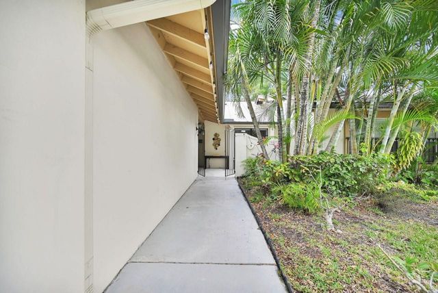 3465 Spring Bluff Place 18, Lauderhill, FL 33319