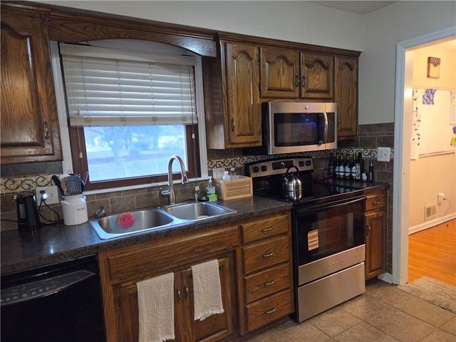 15367 E 45th Street S, Independence, MO 64055