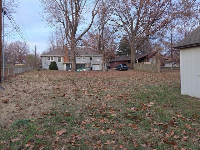 15367 E 45th Street S, Independence, MO 64055