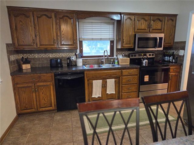 15367 E 45th Street S, Independence, MO 64055